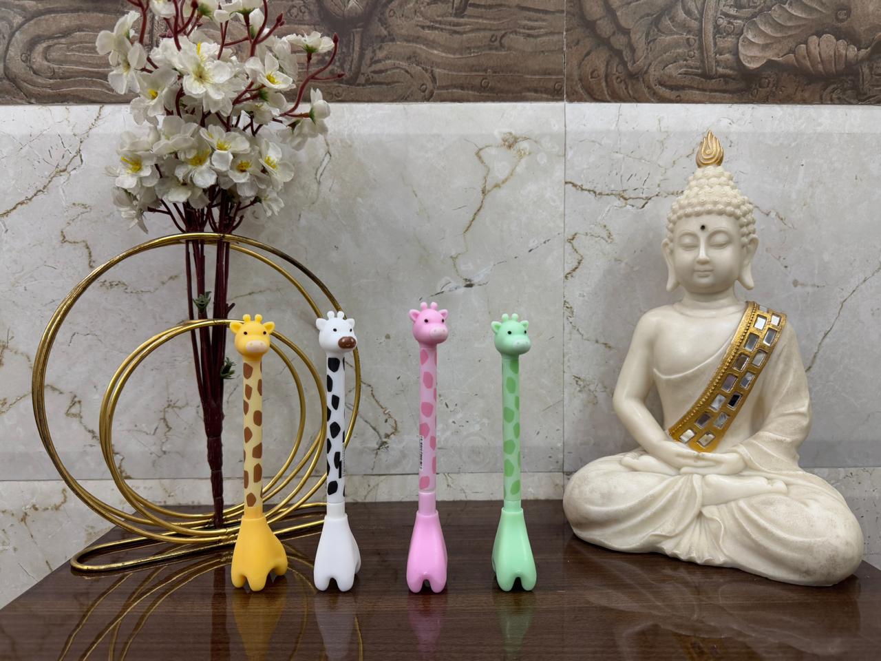 Cartoon Giraffe Pen