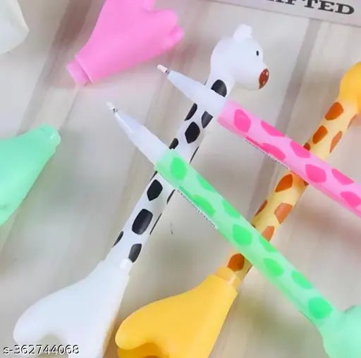 Cartoon Giraffe Pen